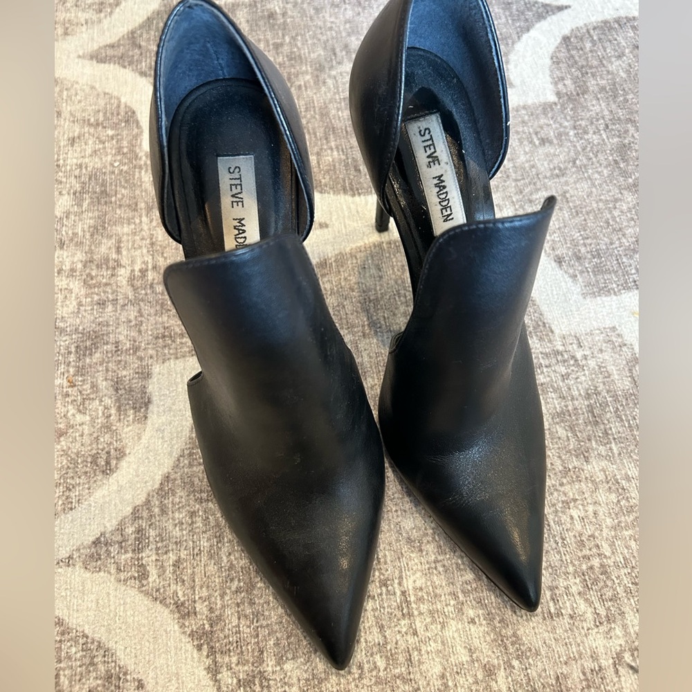 Steve Madden Black Cutout Booties/Pumps - Picture 2 of 5